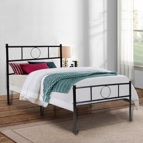 lit une personne en fer forge